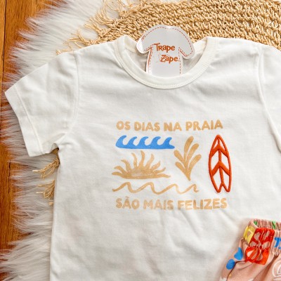 Conj. Camiseta Os Dias na Praia São Mais Felizes e Bermuda - Branco e Areia